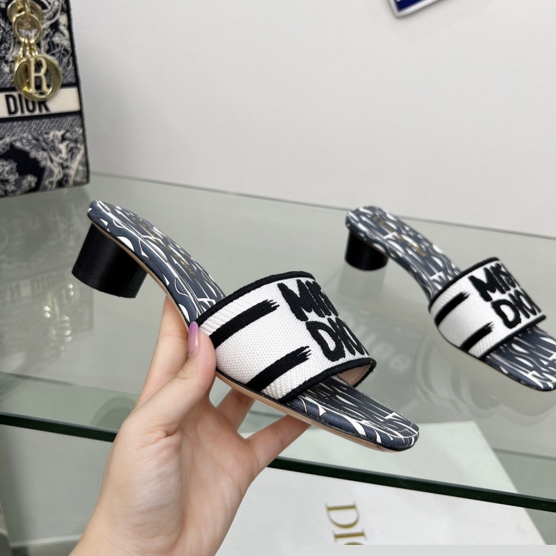 ch**an D*or slippers
